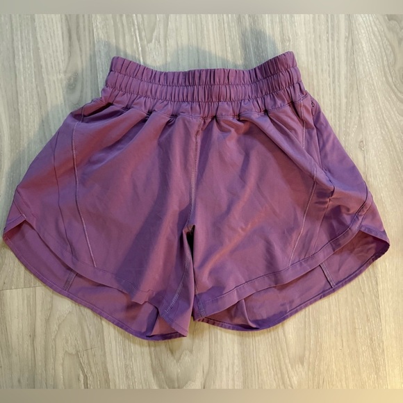 Lululemon Track That Mid-Rise Lined Short 5” Wisteria Purple – Size 4 Like New! - Picture 6 of 9